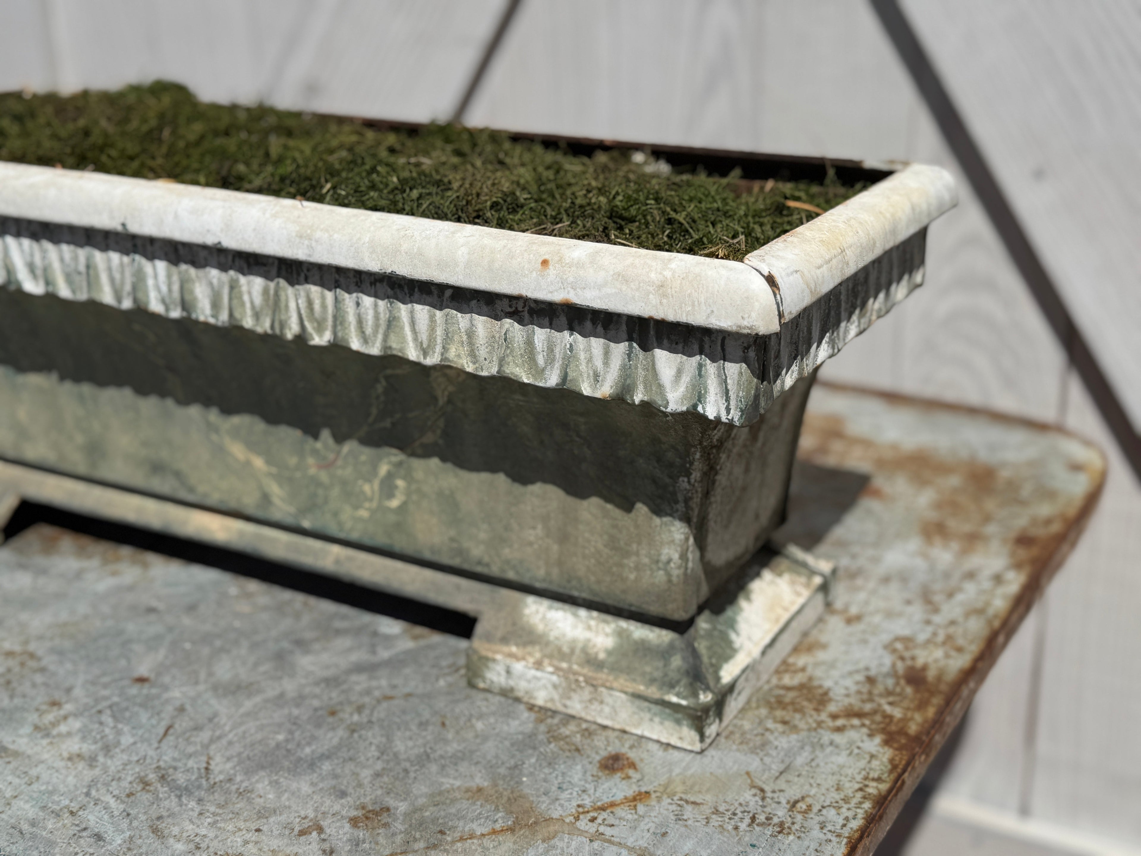Jardinière ancienne française en zinc lavé vert