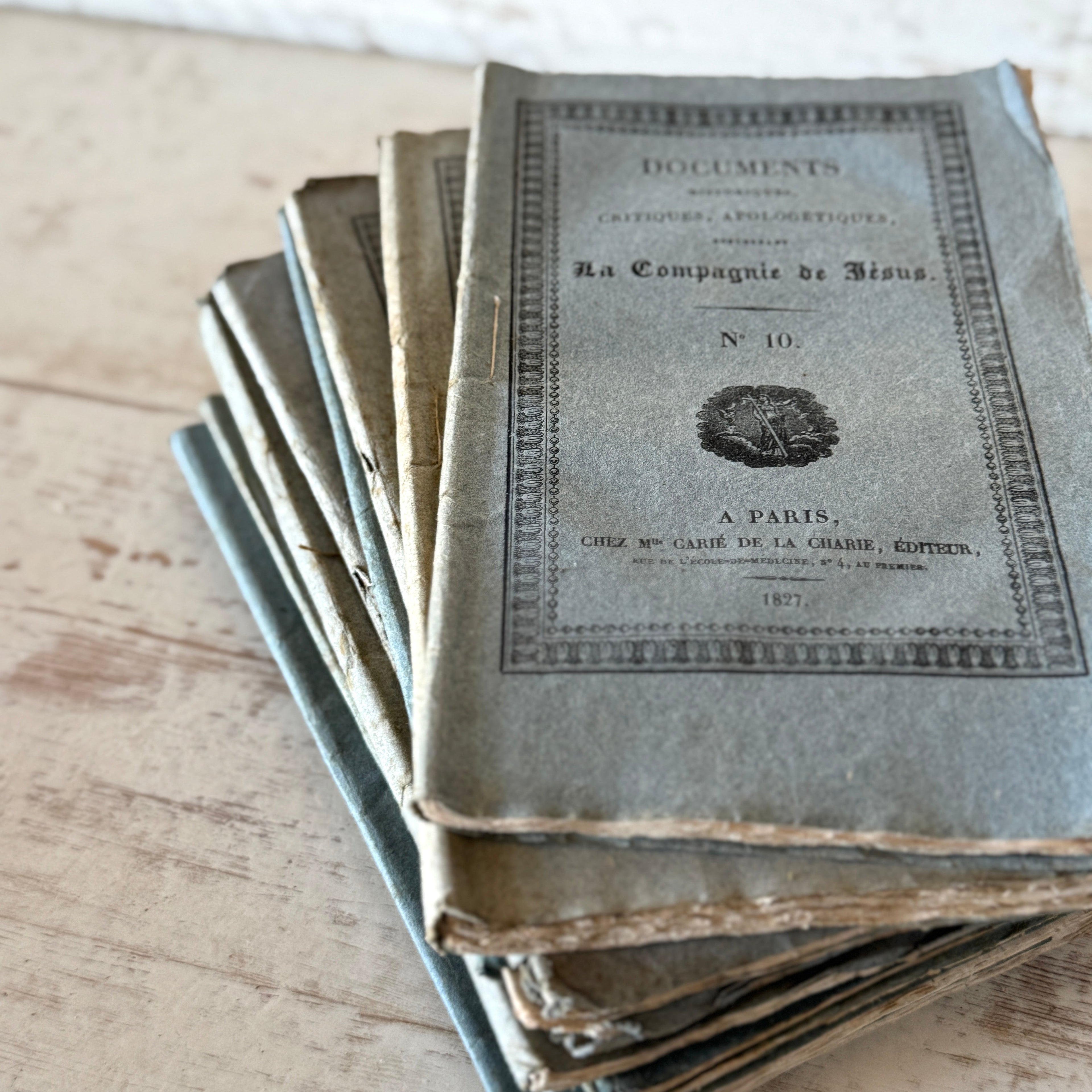 Ensemble de 11 Documents Historiques Bleus Anciens