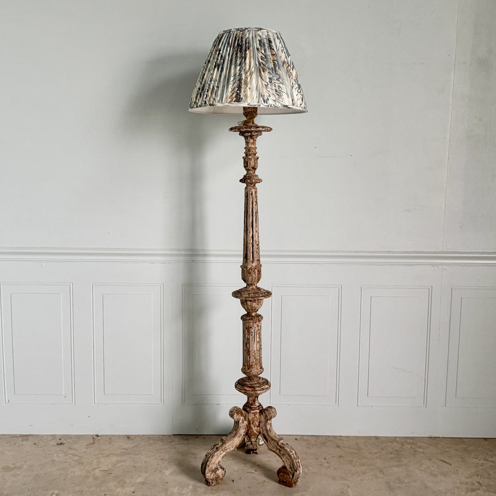 Lampadaire chandelier de style espagnol avec abat-jour plissé marbré