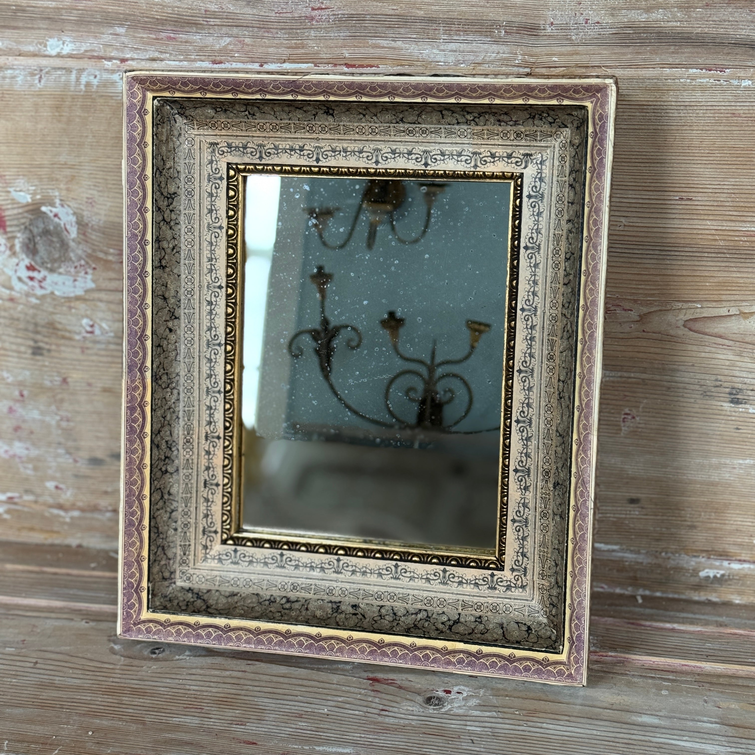Cadre fait main avec miroir antique