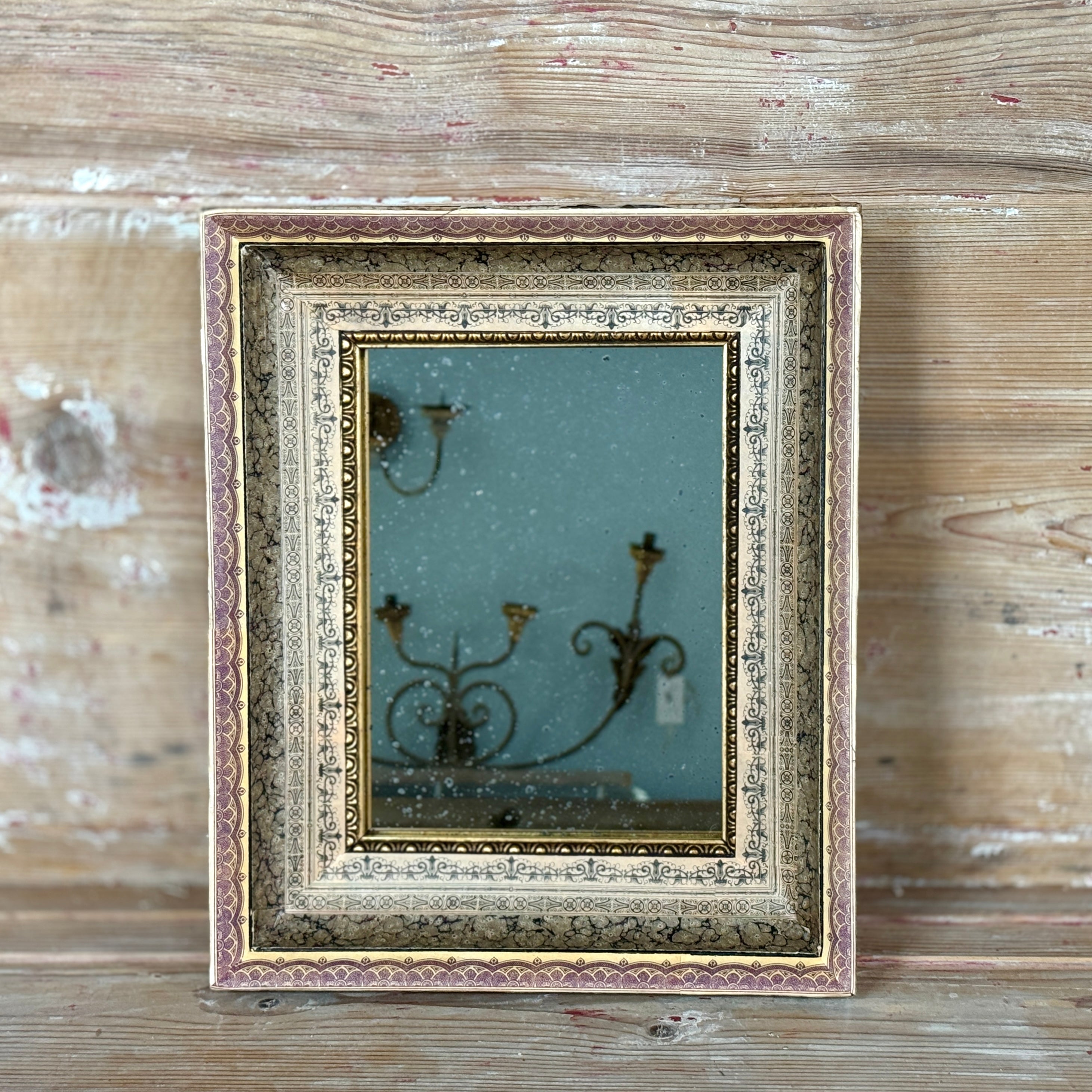 Cadre fait main avec miroir antique