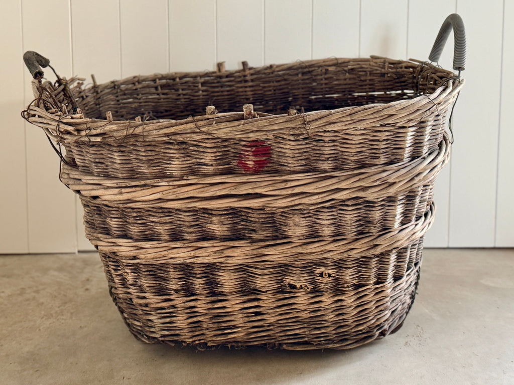 Panier de récolte européen antique