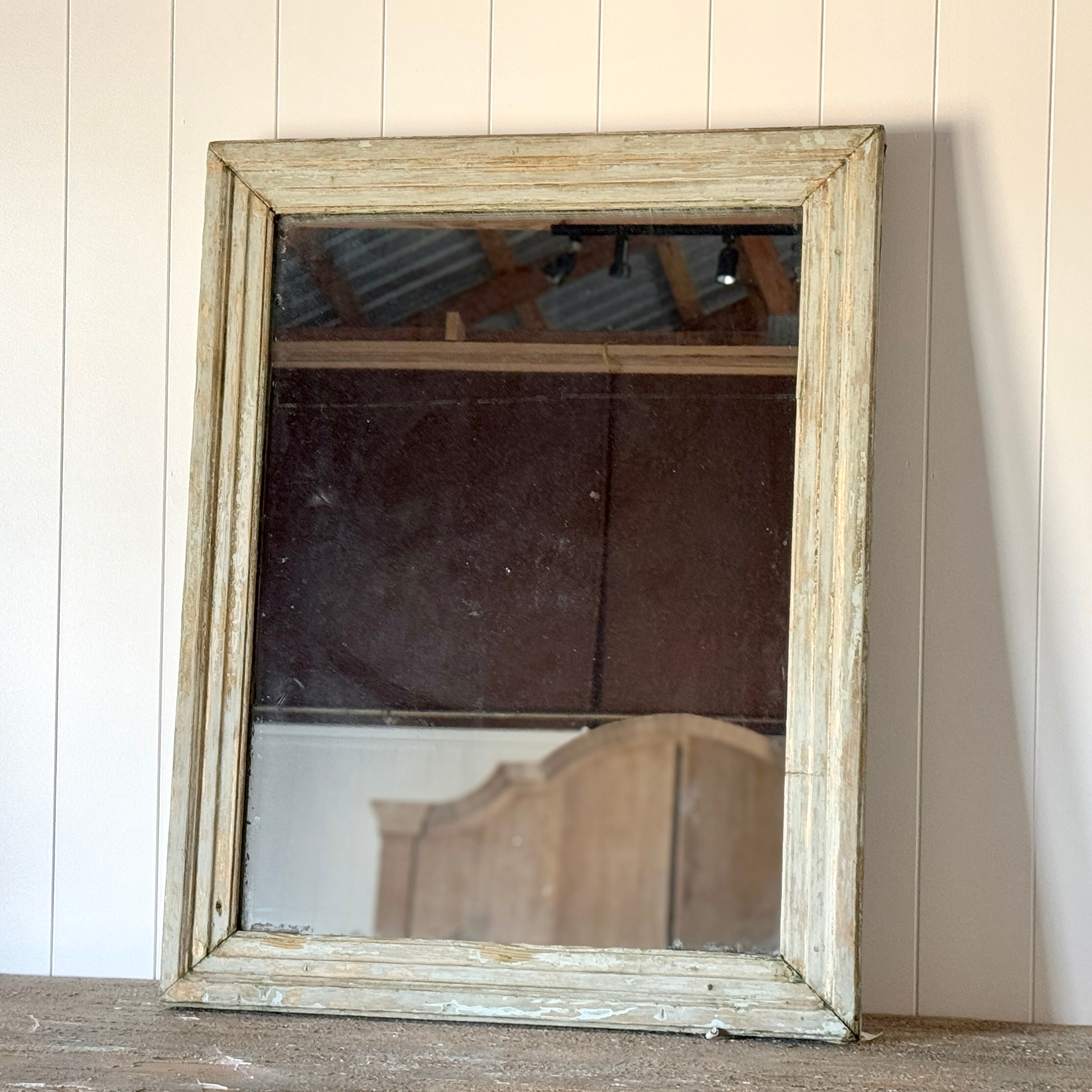 Miroir rustique peint vert français du XVIIIe siècle