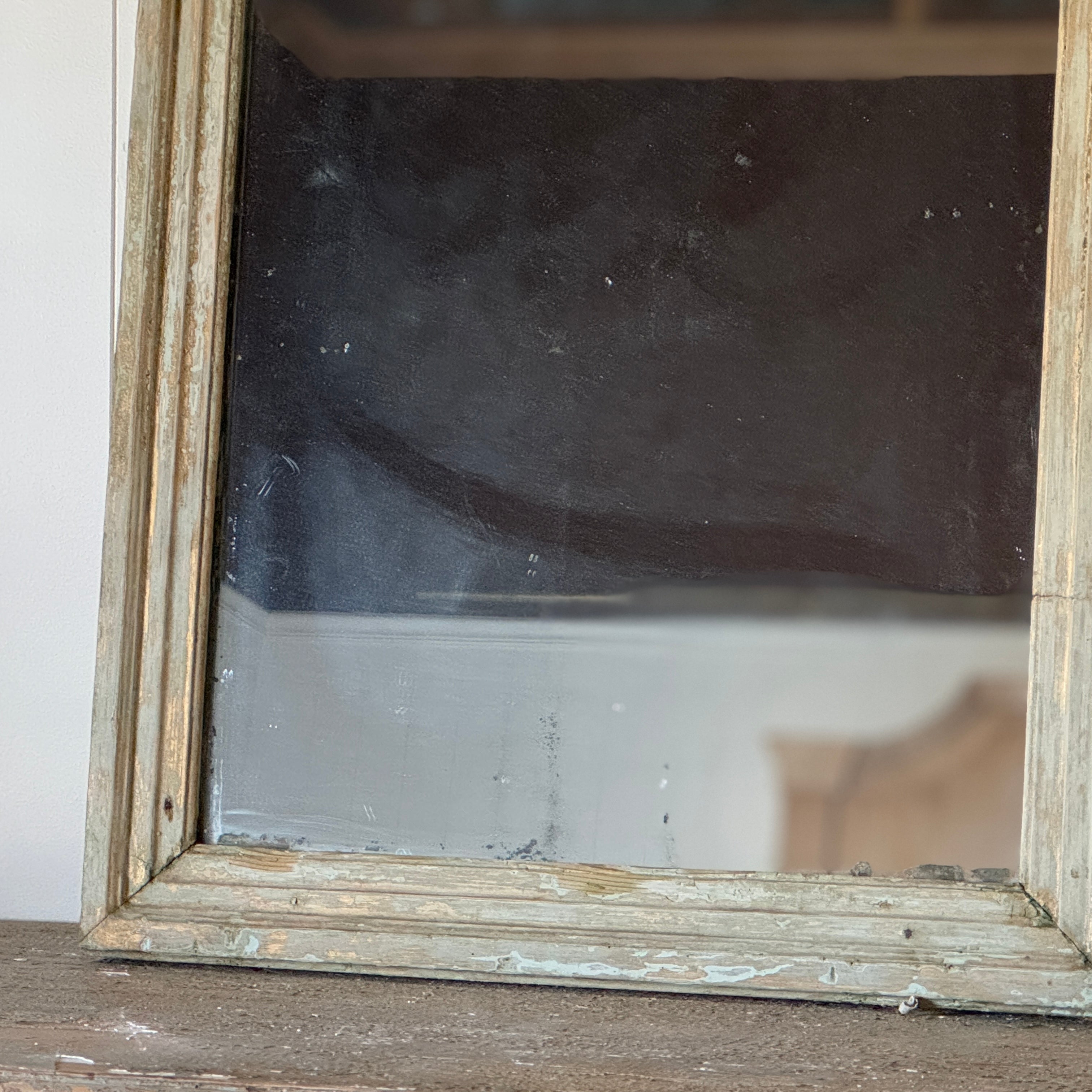 Miroir rustique peint vert français du XVIIIe siècle