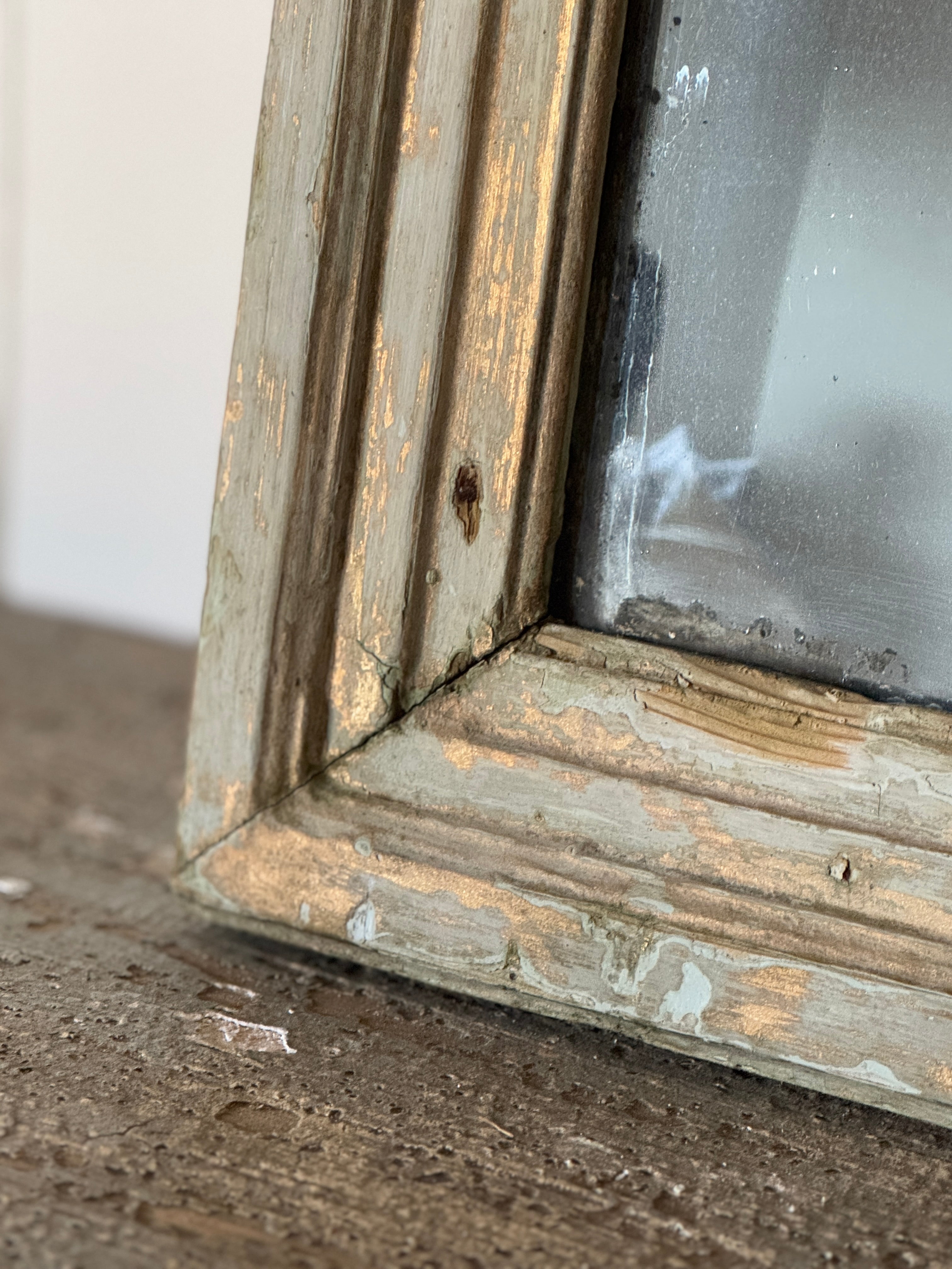 Miroir rustique peint vert français du XVIIIe siècle