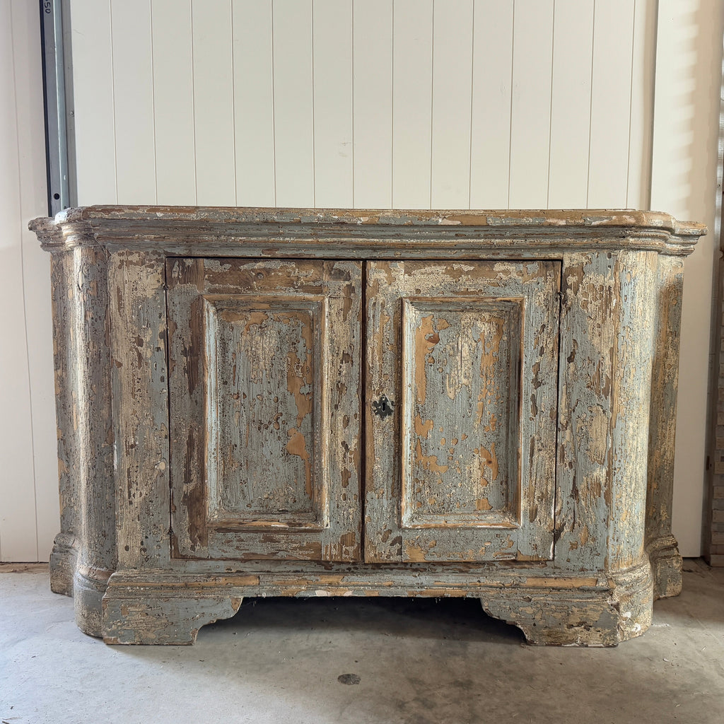 Superbe buffet de reproduction fabriqué à partir de bois toscan récupéré