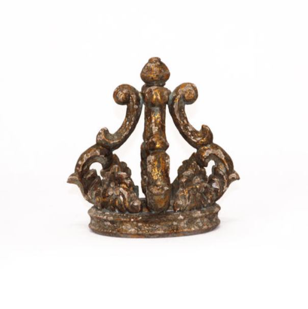 Couronne de fleurs avec croix