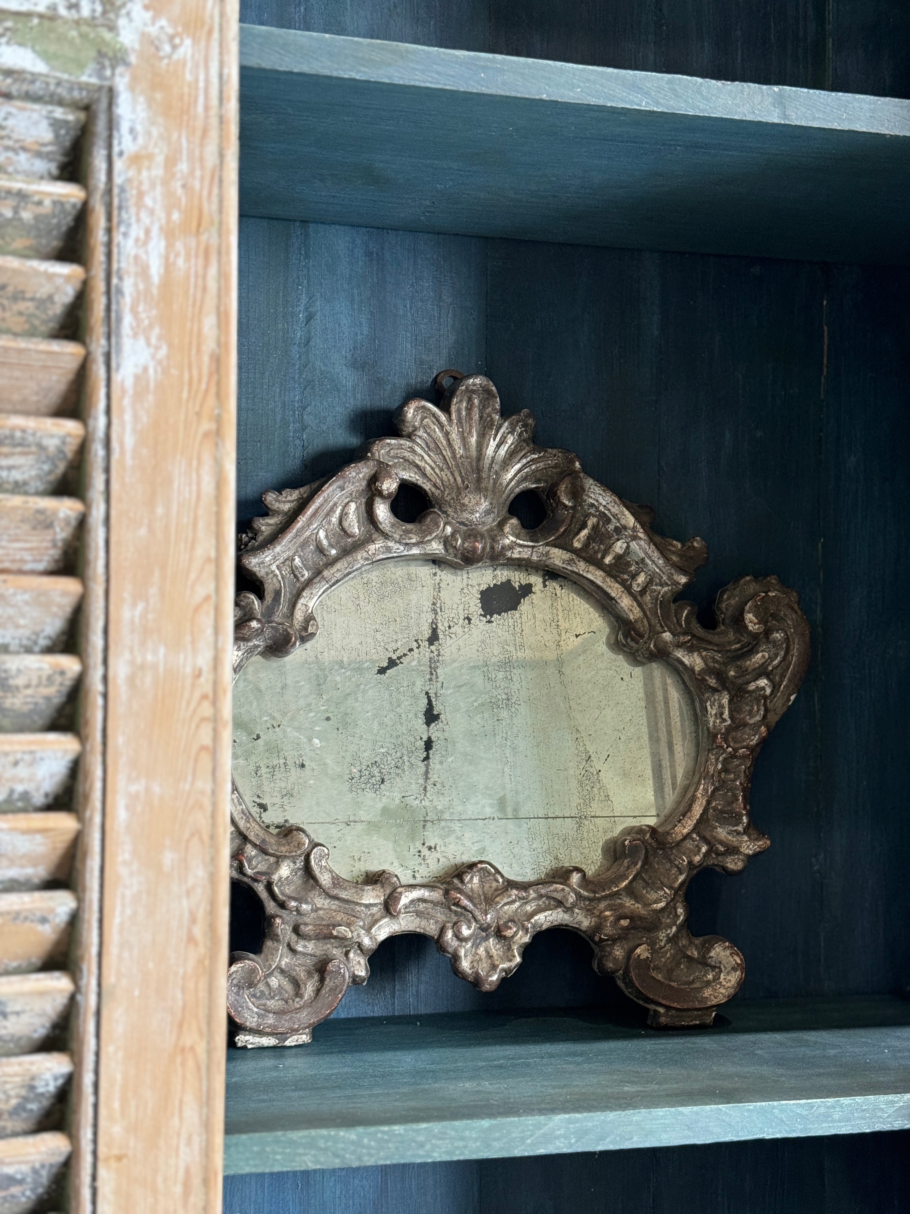 Magnifique miroir italien en argent doré au mercure du XVIIIe siècle