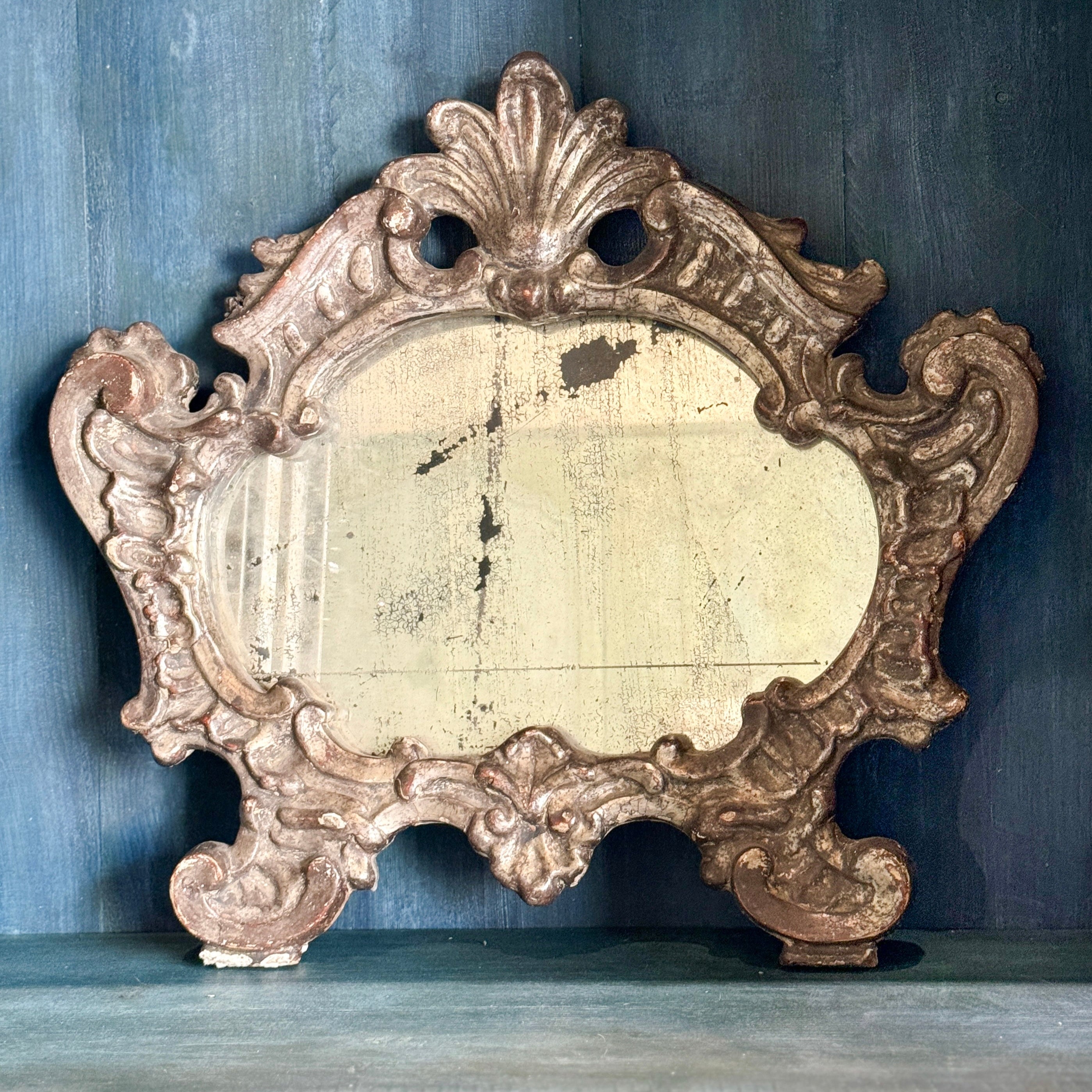 Magnifique miroir italien en argent doré au mercure du XVIIIe siècle